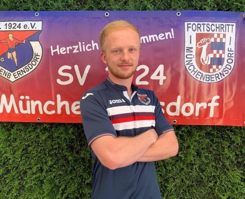 +++ Max Reichelt verstärkt Fortschritt-Elf +++