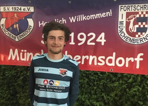 +++ Rückkehrer streift sich Fortschritt-Trikot über +++