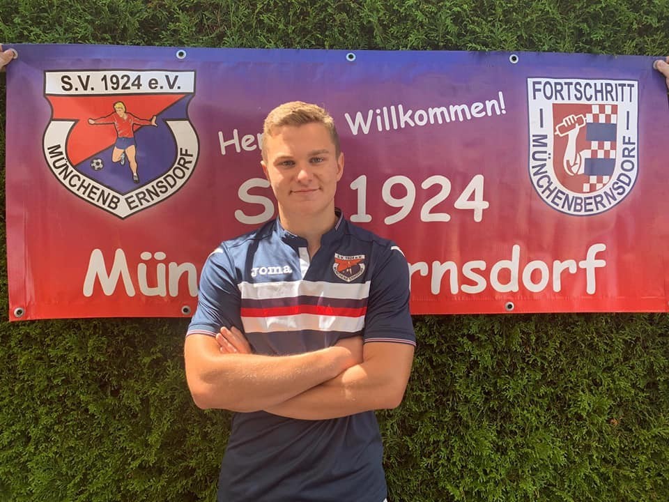 +++ Fortschritt-Elf begrüßt zwei junge Rückkehrer +++